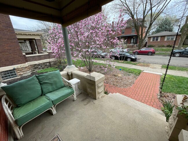 Foto del edificio - 290 E Deshler Ave