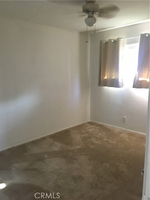 Foto del edificio - 680 W 18th St