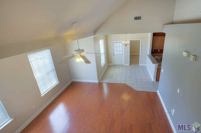 Foto del edificio - 4441 Burbank Dr
