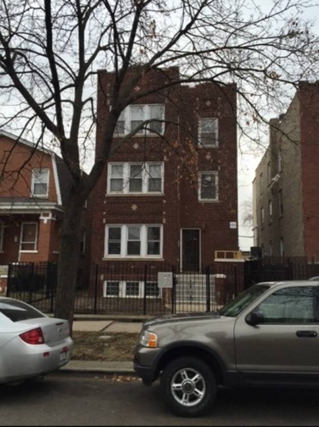 Building Photo - 5055 W Montana St