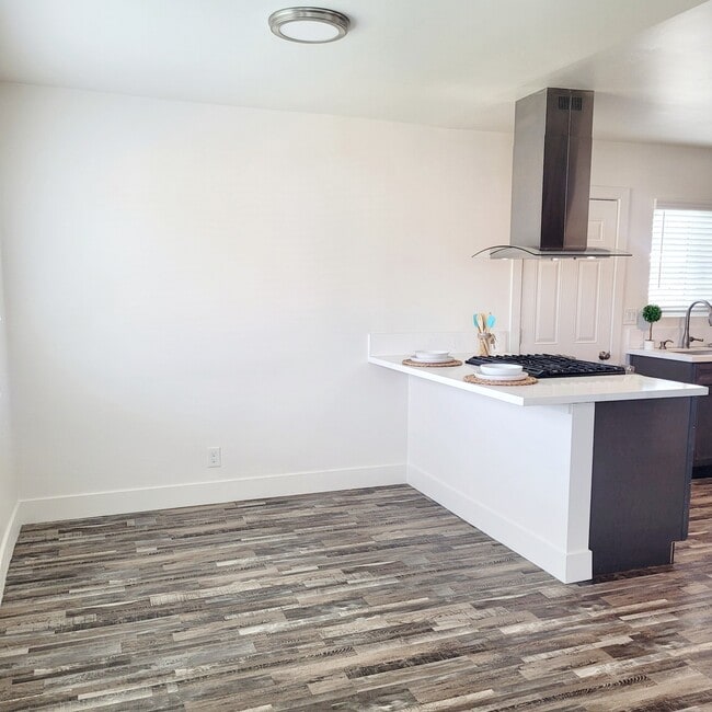 Building Photo - 1641 Evergreen Ave