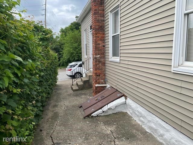 Foto del edificio - 1 br, 1 bath House - 606 W 11th St