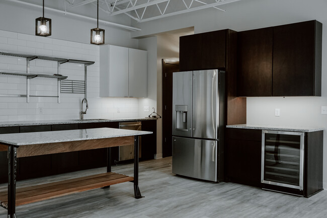 Bar area with wine fridge - Parker Alley Urban Living