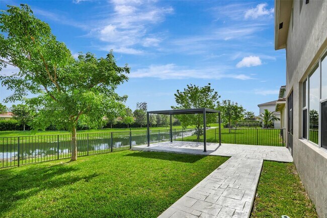 Foto del edificio - 4224 Rosa Dr