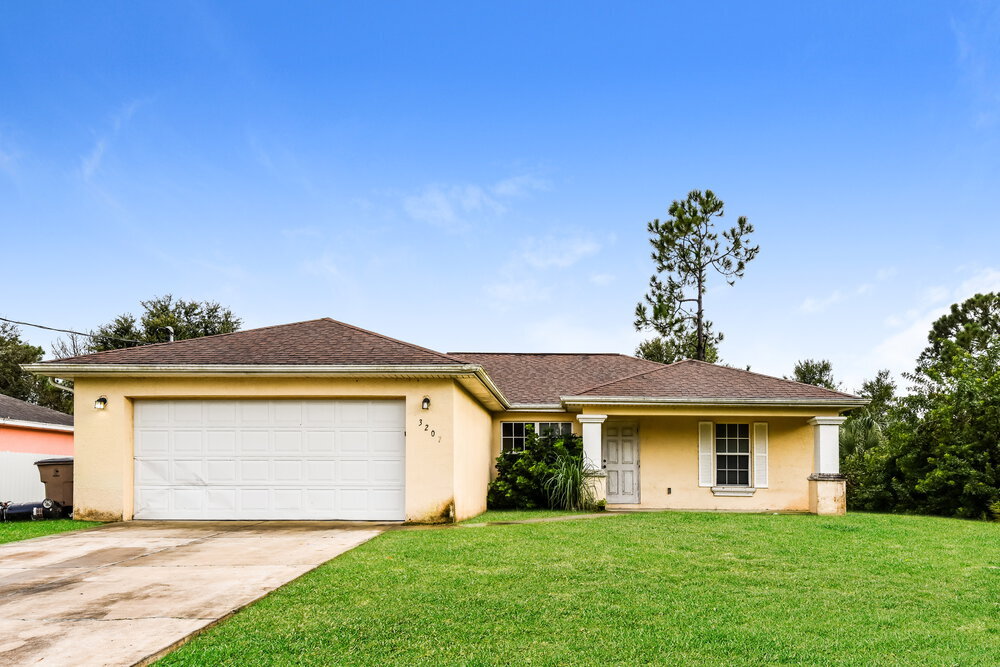 Foto principal - 3207 46th St W