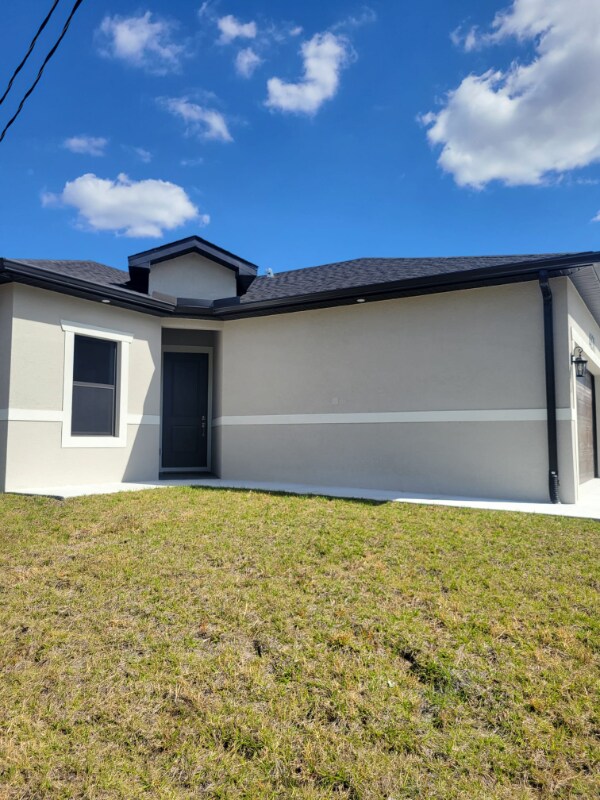 Building Photo - 4830-4830 30th St SW