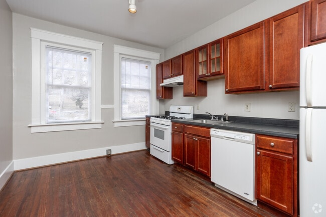 2BR, 2BA - 1,435SF - Kitchen - Katherine Court