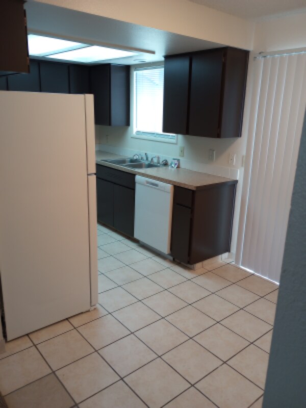 Building Photo - 703 N Tweedt St