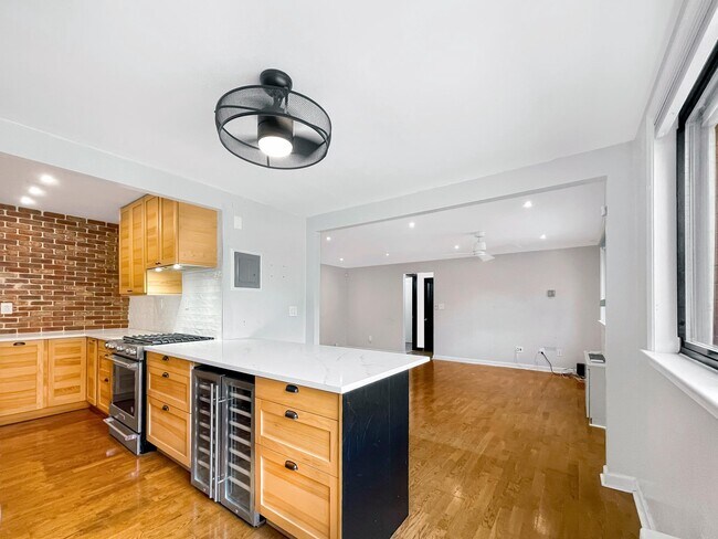 Building Photo - 2725 39th St NW