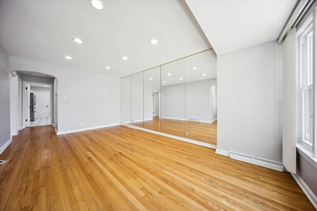 Building Photo - 6039 S Narragansett Ave