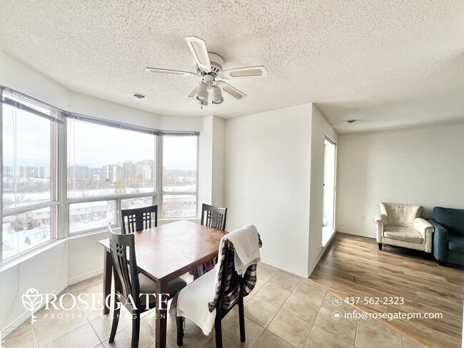 Photo du bâtiment - Spacious 2-Bedroom Condo with Walk-In Closet & Parking in London — Utilities Included