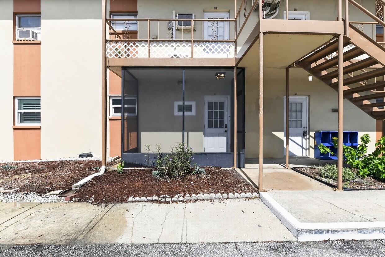 Photo - 5396 4th St N (Saint Petersburg, FL)