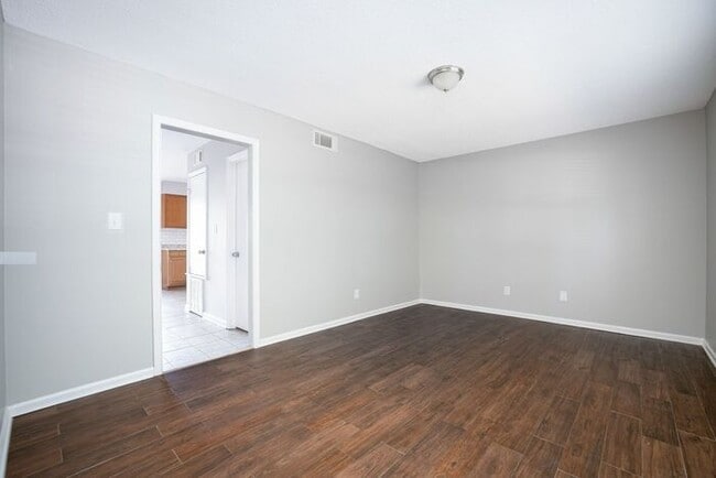 Building Photo - MOVE IN SPECIAL: HALF OFF FIRST MONTHS RENT!