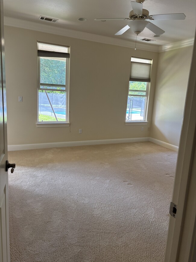 Building Photo - 3279 Woodbury Dr