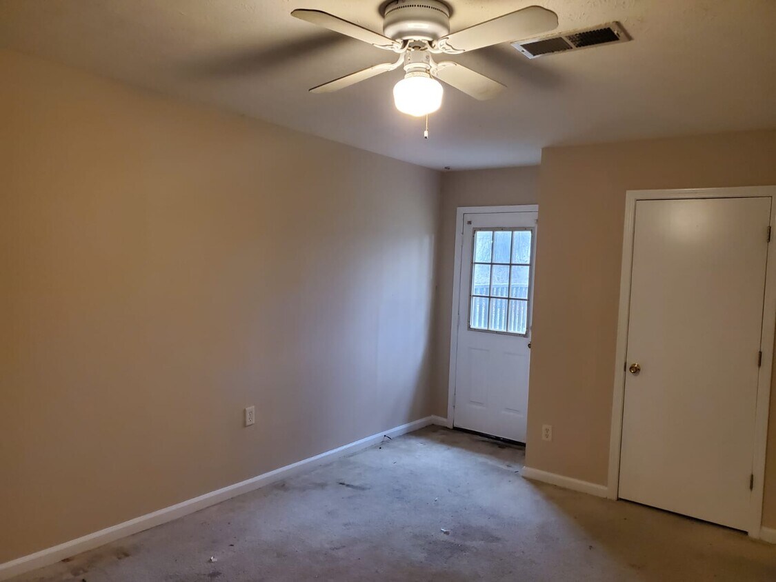 213 E Wilson St, Villa Rica, GA 30180 Townhome Rentals in Villa Rica