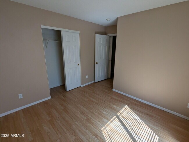 Building Photo - 10540 W Mohave St