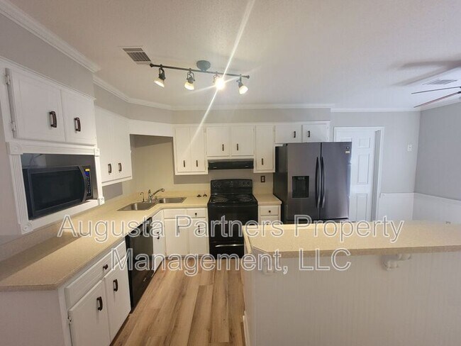 Foto del edificio - 157 Moss Creek Dr