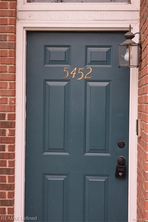 Foto del edificio - 5452 Pine Aires Dr