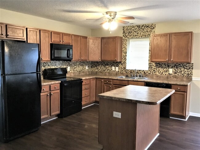 Building Photo - 4924 Lighthouse Ct