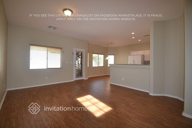 Foto del edificio - 8952 Happy Stream Ave