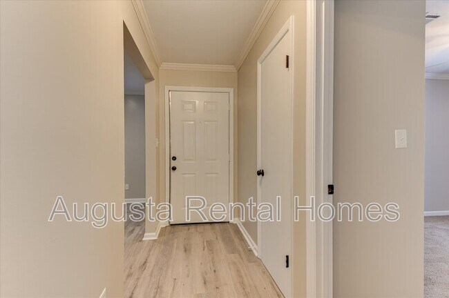 Foto del edificio - 1404 Johns Rd