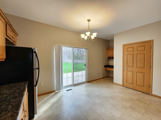 Foto del edificio - 7529 Crosscreek Dr