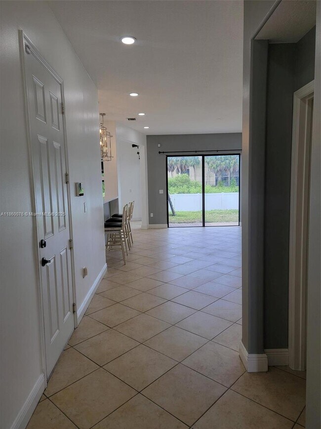 Foto del edificio - 9136 SW 36th Mnr