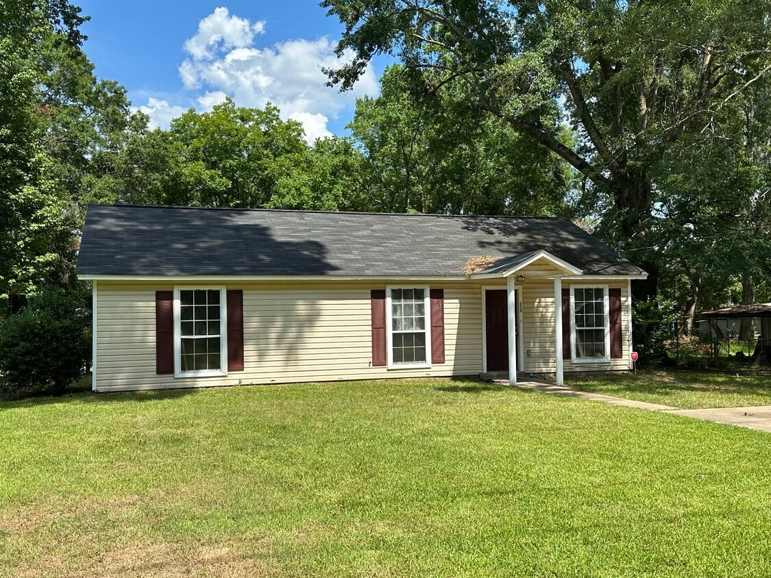 Primary Photo - 113 Violet St