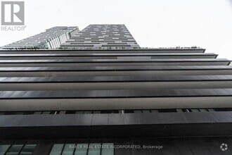 Building Photo - 15-3315 Roehampton Ave