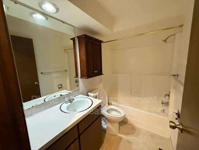 Foto del edificio - 4211 201st St Ct E