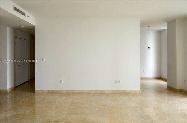 Building Photo - 901 Brickell Key Blvd