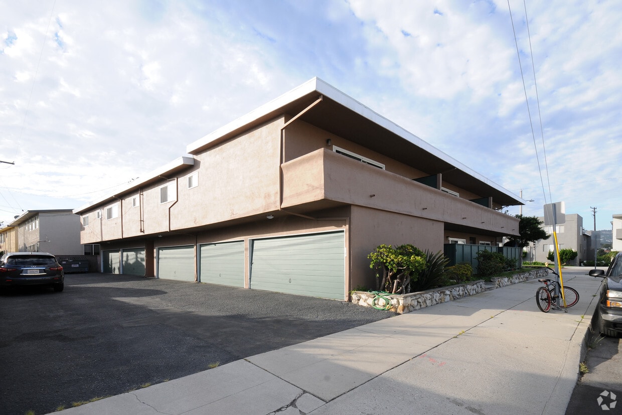 Building Photo - 501 Avenue G