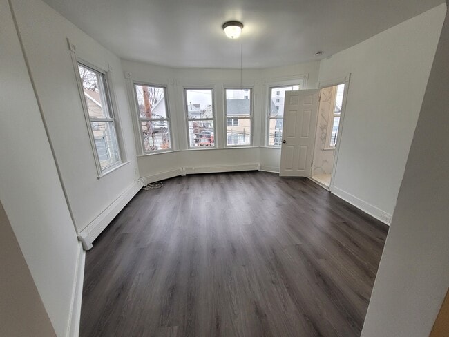 Building Photo - 95 Ann St