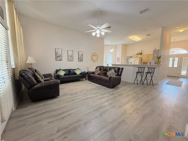 Foto del edificio - 2314 Kingsbury Dr