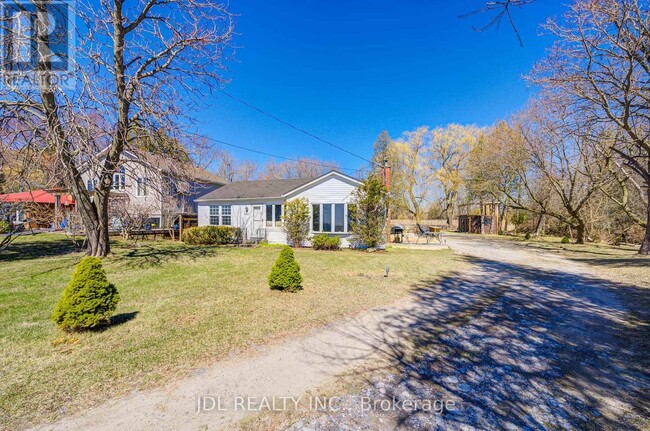 Building Photo - 462 Crystal Beach Blvd