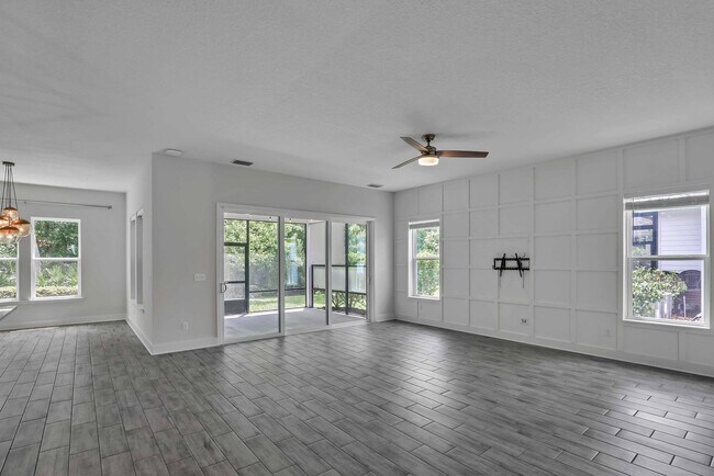 Building Photo - Immaculate home for rent located in the de...