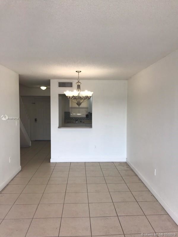 Building Photo - 9359 Fontainebleau Blvd