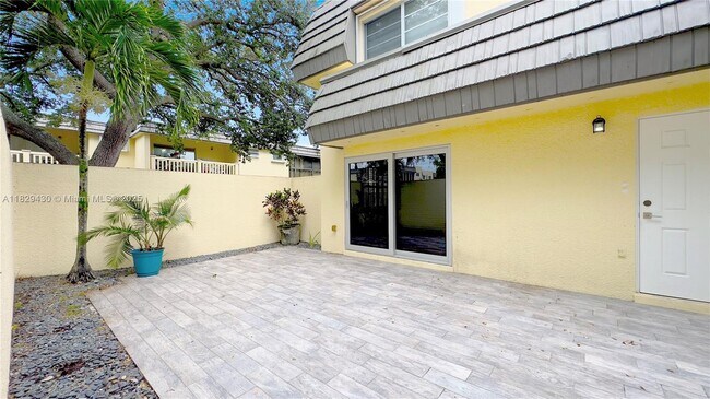 Foto del edificio - 8483 SW 137th Ave