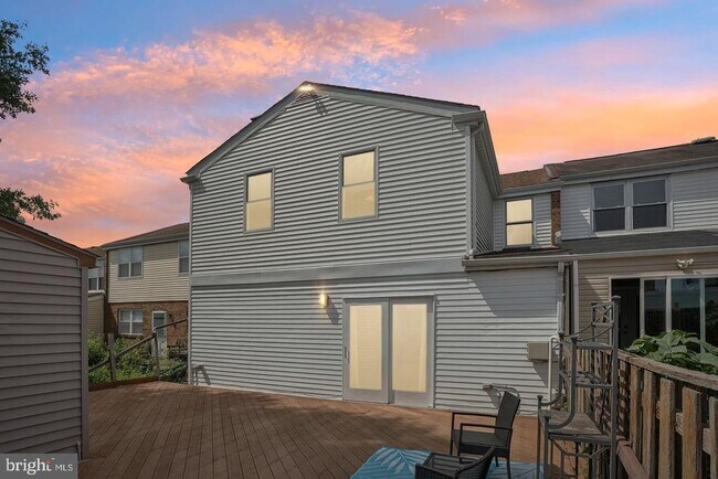 Building Photo - 3235 Independence Ct