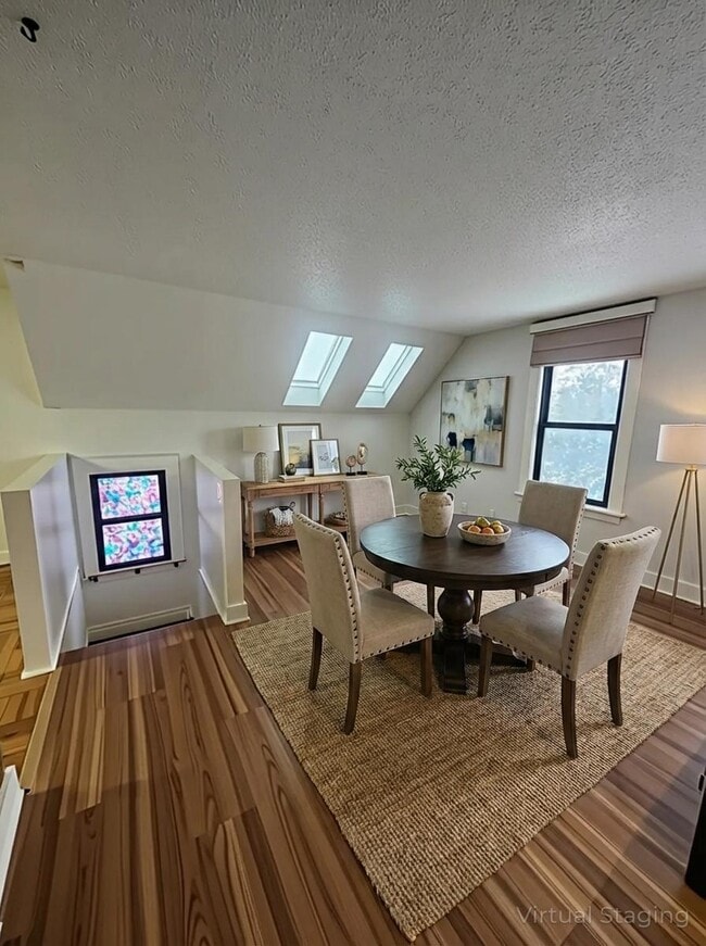 Building Photo - 796 Larpenteur Ave W