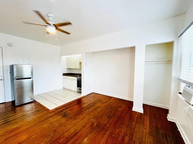 Building Photo - 623 Park Pl