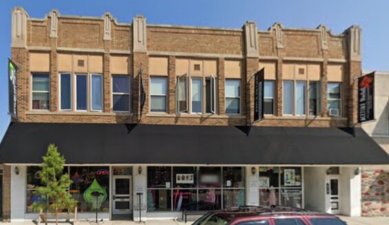 Foto principal - 916 Milwaukee Ave