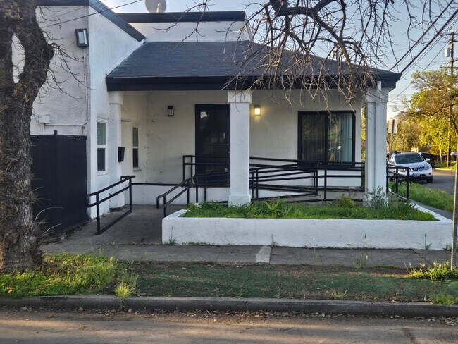 Foto del edificio - 1203 Buena Vista Ave