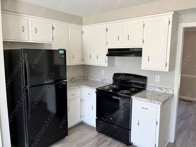 Building Photo - 901 Cimarron Ct
