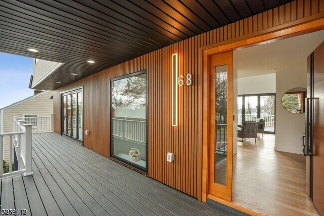 Foto del edificio - 68 Clinton Ave
