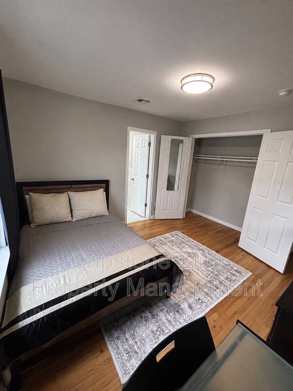 Building Photo - 161-163 Sussex Ave #3