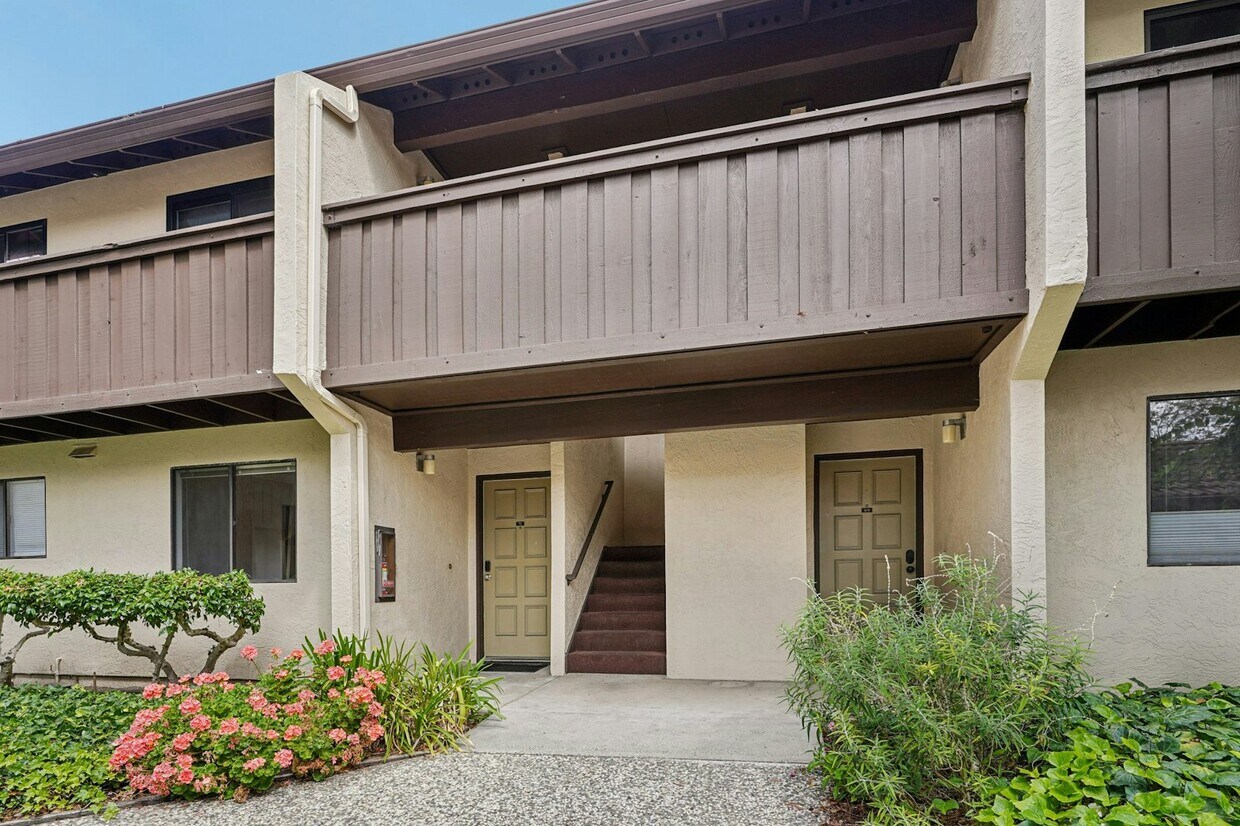 Foto principal - 999 Evelyn Terrace W