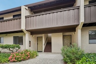 Building Photo - 999 Evelyn Terrace W