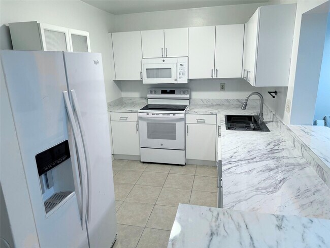 Foto del edificio - 4394 NW 9th Ave