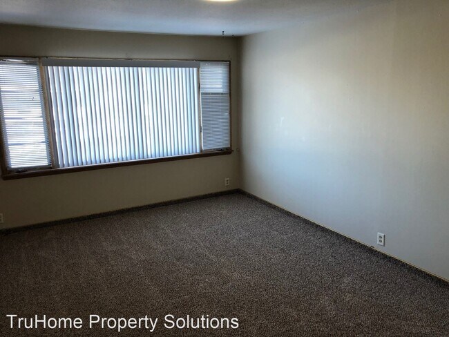 Building Photo - 1117 13th Ave S